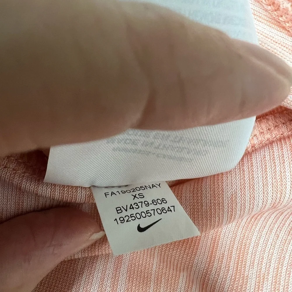 Nike Dri Fit Womens Size XS  Gray Athletic Logo Tank Top Coral Pink - Picture 6 of 6